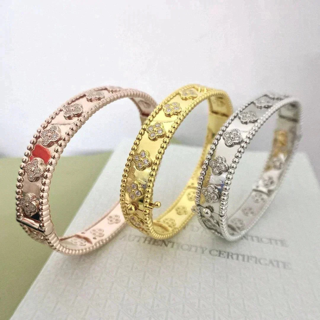 VCA CLOVER BRACELET 8MM DIAMONDS