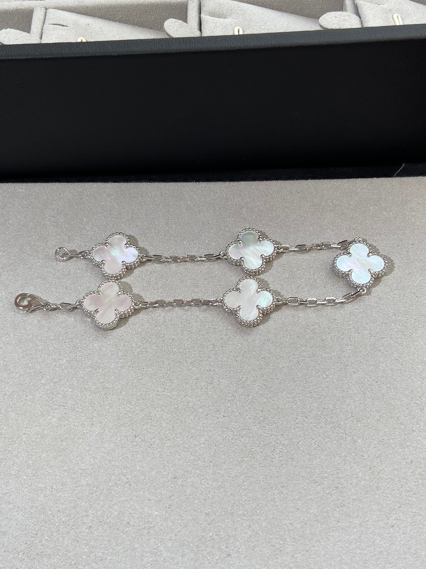 VCA CLOVER WHITE PEARL MOP 5 MOTIF BRACELET COLLECTION