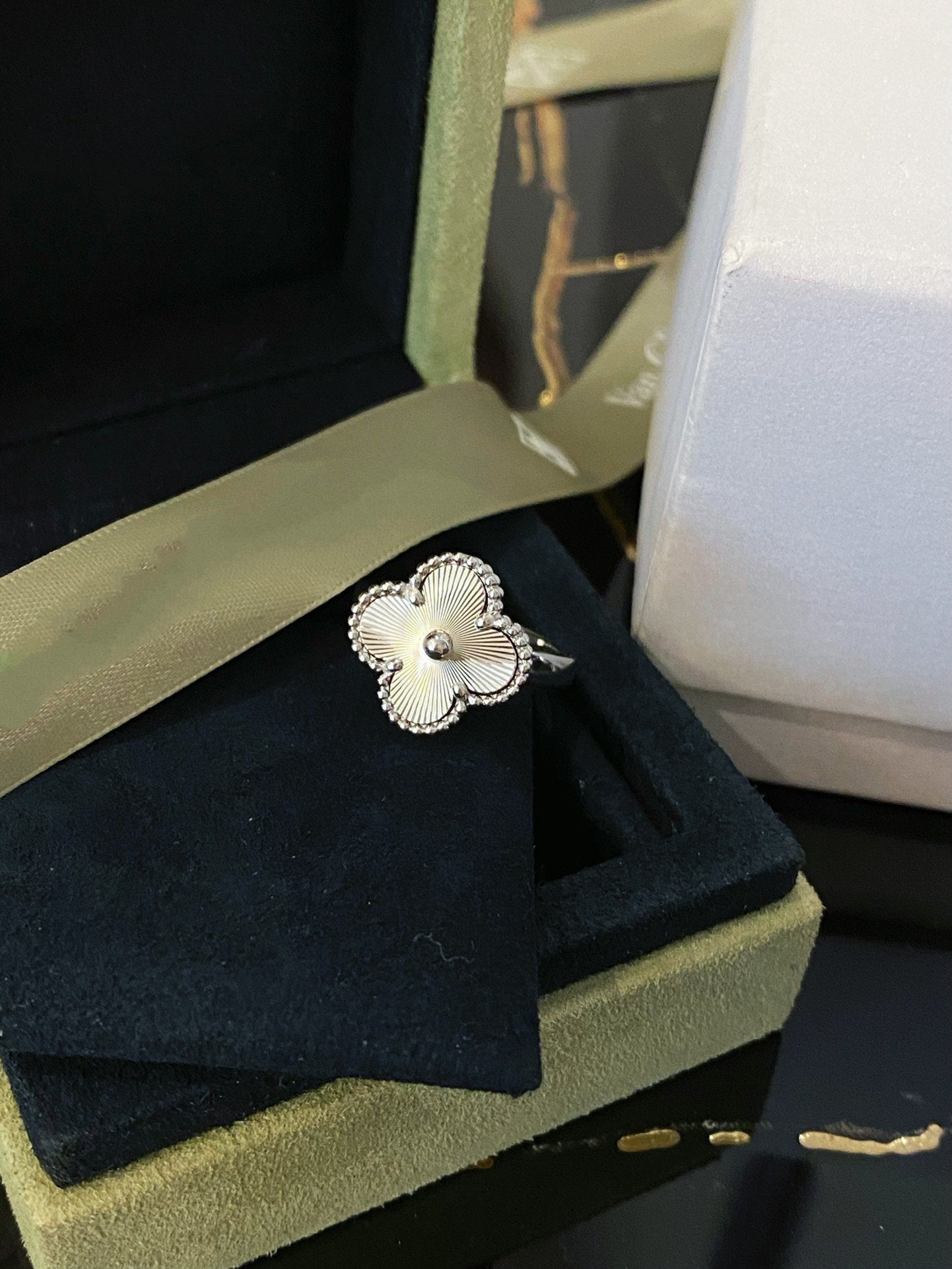 VCA CLOVER SILVER RING