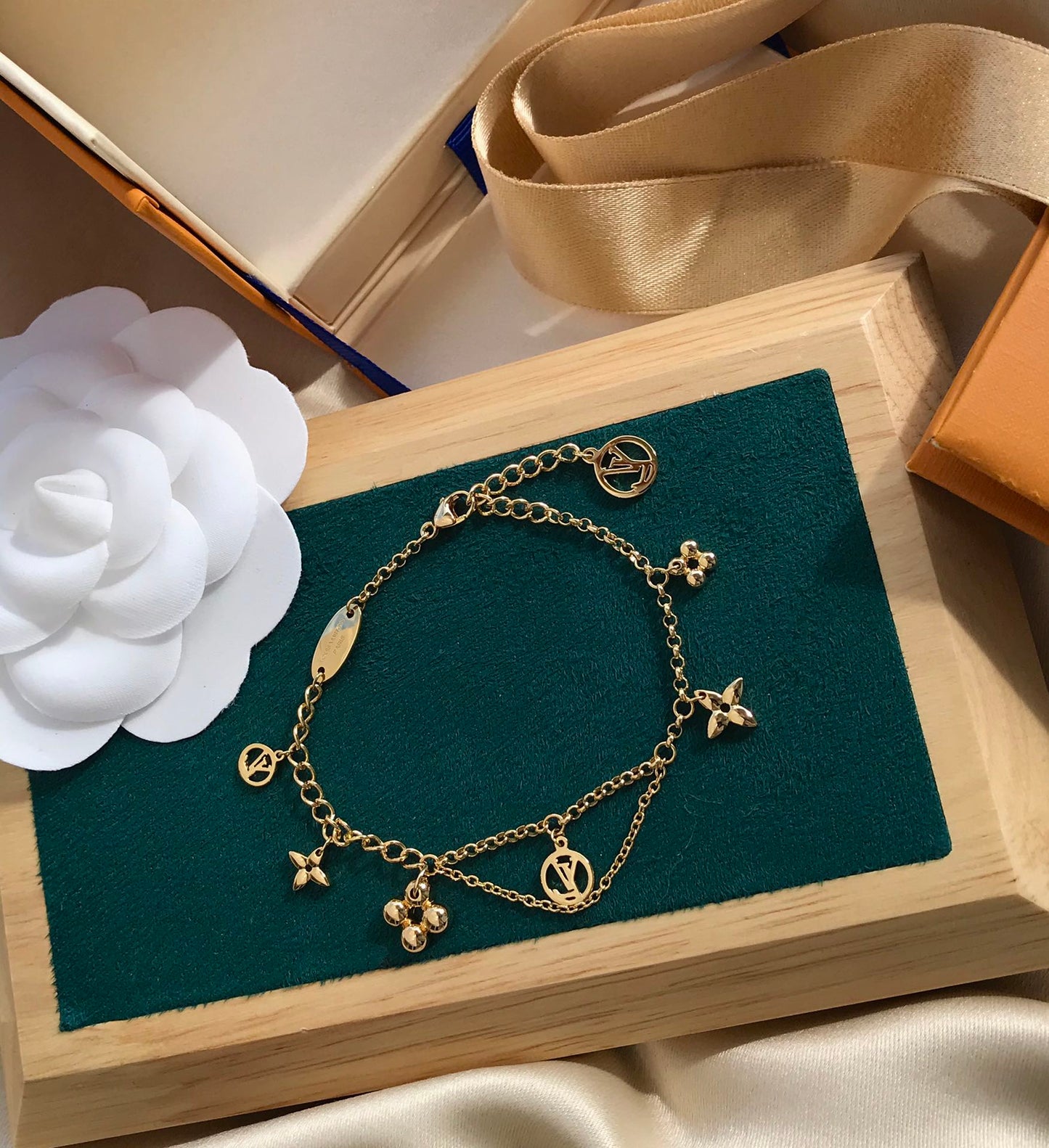 LOUIS VUITTON BLOOMING PINK GOLD MOP BRACELET