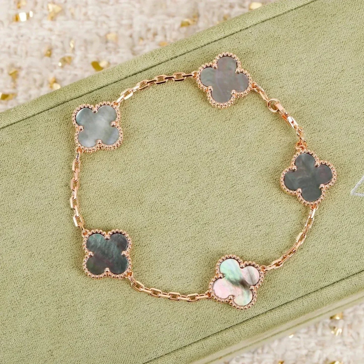 VCA CLOVER 5 MOTIF GRAY MOP BRACELET COLLECTION